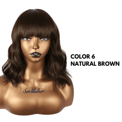 Ser Mulher Fabiana Wig Colore 6 Natural Brown, parrucca in termofibra, capelli mossi con frangia, lunghezza media - 170 gr