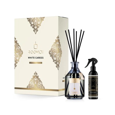 ROOMOI -  WHITE CARESS
Il kit contiene: Profumo per ambiente 500 ml, stik e spray home 200 ml
