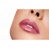 Gloss ultra brillante, effetto volume immediato. N. 305 - Essential Red. 5 ml.